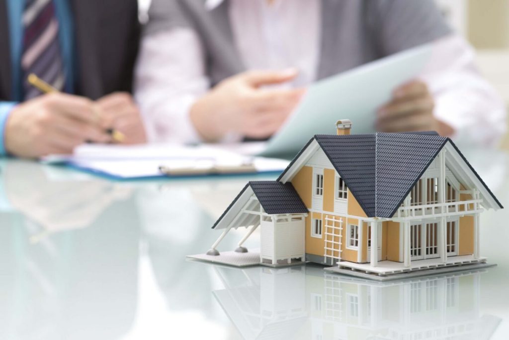 Які платежі та податки доведеться сплачувати при укладанні  договору купівлі-продажу житлової нерухомості